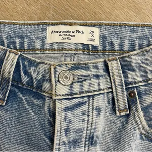 Abercrombie & Fitch The 90’s Baggie Low Rise Jeans thumbnail 7