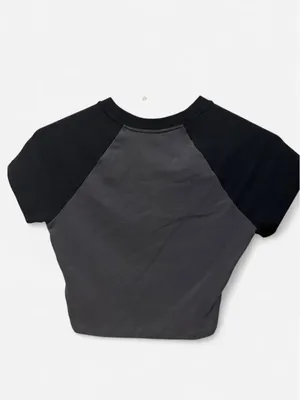Hollister Co. navy blue baby tee with gray raglan sleeves, size XS #babytee #raglan thumbnail 2
