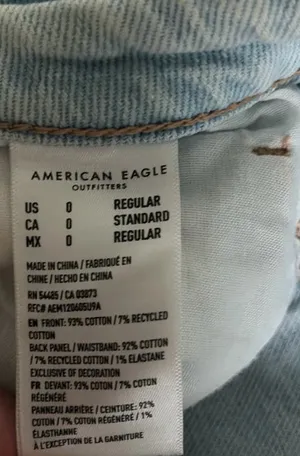 Light Wash American Eagle Mom Jeans  thumbnail 3