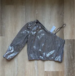Alice + Olivia Lucinda Top thumbnail 2