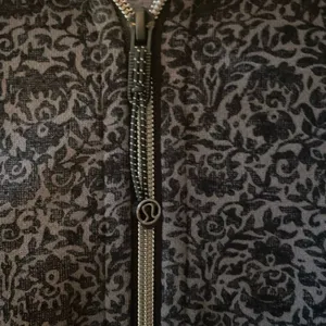 Lululemon Size 2 Heavy Cotton Scuba Full Zip Hoodie thumbnail 4