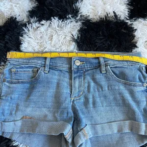 Abercrombie & Fitch‎ Jean Denim Shorts Womens Size 2 Rolled Cuff thumbnail 3