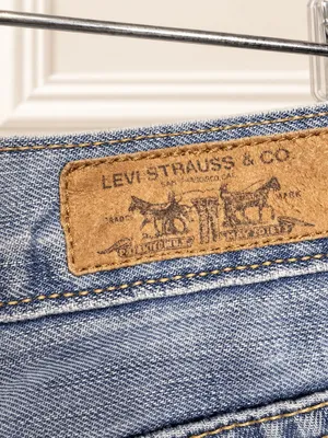Rare 2009 Levi’s Boyfriend Denim Shorts Upside Down Red Tab Error Size 8 thumbnail 7