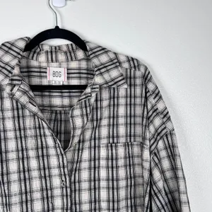 Urban Outfitter BDG Women's Oversized Plaid Button Up Sz XL thumbnail 3