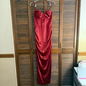 Elegant Red Satin Evening Dress thumbnail 2