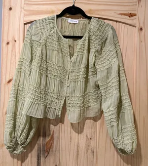 cropped green shirt Size L thumbnail 1