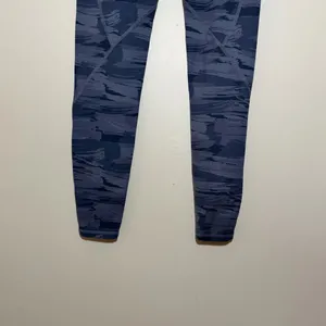 Alphalete Surface Pocket Leggings thumbnail 3