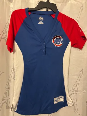 Genuine Merchandise Cubs top thumbnail 1