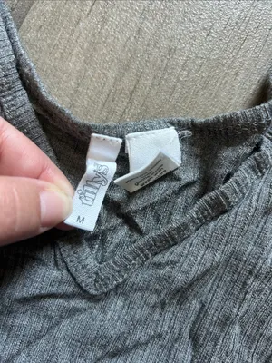 Tilly's Gray Ribbed V-Neck Cropped Cami thumbnail 2