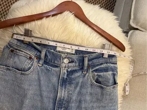 Abercrombie & Fitch The '80s Mom High Rise Jeans Light Washed Denim 27 Short thumbnail 6
