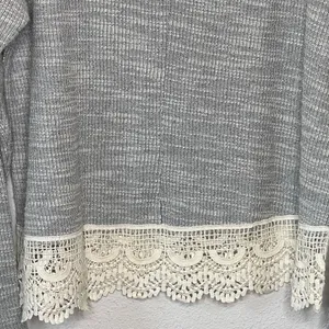 Hannah Top With Lace Trim‎ Gray thumbnail 9