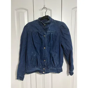 Denim Jacket Puff Sleeve Dark Wash Blue Smocked Back Mock‎ Neck Vintage Style thumbnail 2