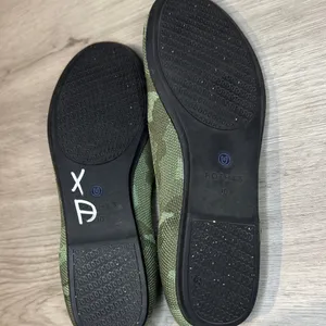 Rothy's Camouflage Flats with Blue Trim sz 10 thumbnail 2