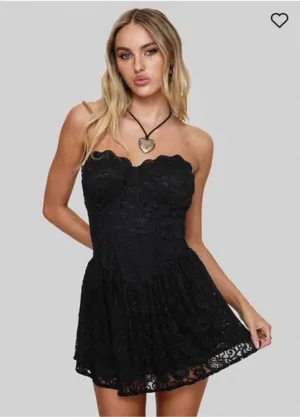 Size 2. NWT.  Princess Polly.  thumbnail 1