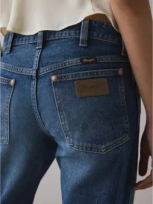 UO Wrangler Cowboy Low-Rise Straight Jeans Urban Outfitters NWT Blazer Blue 28 thumbnail 2