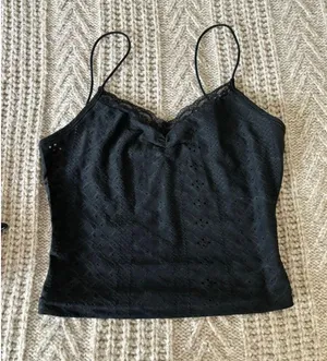 Black Tank With Detail Size XS thumbnail 3