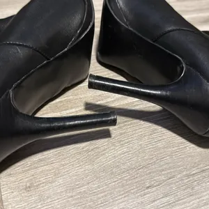 Ralph Lauren Black Leather Leola Fold-Over High Heel Boots‎ Size 7.5 booties thumbnail 12