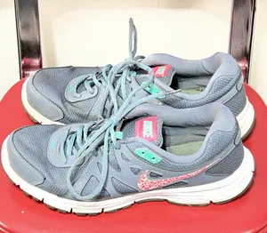 Nike Revolution 2 Women's Running Shoes Size 9 Grey/Pink No Insoles thumbnail 1