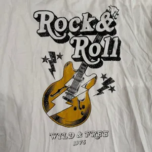 Tres Bien Rock & Roll Graphic T-Shirt in Beige, Size M/L​​ thumbnail 2