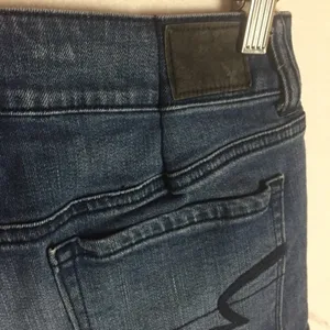 American Eagle Shortie Stretch Medium Wash‎ Denim Cuffed Size 8 thumbnail 6