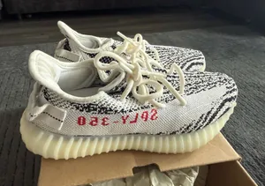 Yeezy Boost 350 Adidas V2 Zebra thumbnail 1