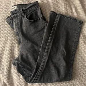 Abercrombie Curve Love Ultra High Rise Ankle Straight Jean thumbnail 1
