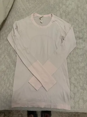 Lululemon Long Sleeve thumbnail 2