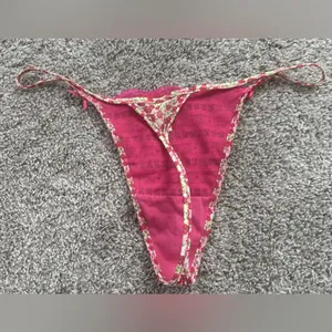 2006 Vintage Victoria's Secret Floral Babydoll Nightie and V-string panty set thumbnail 11