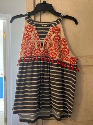Gorgeous sleeveless top- perfect for the boat or a barbecue. This top has it all thumbnail 1