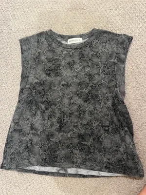 Pants Store Top thumbnail 3