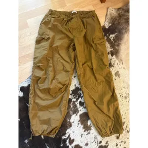 PILCRO ANTHROPOLOGIE Pull-On Parachute Cargo Pants Green‎ Size Small thumbnail 3