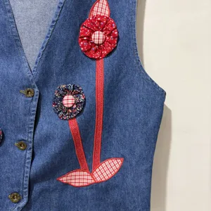 VTG Sun Belt Woman's Denim Vest Button Down Floral Embroidered Flowers Large USA thumbnail 4