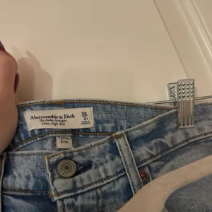 Abercrombie ultra high-rise curved love ankle straight jeans thumbnail 2