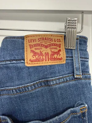 Levi’s 724 High Rise Straight Crop Jeans Size 29 Raw Hem thumbnail 6