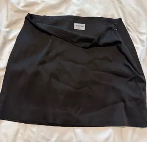 Aritzia Sunday Best Skirt thumbnail 1
