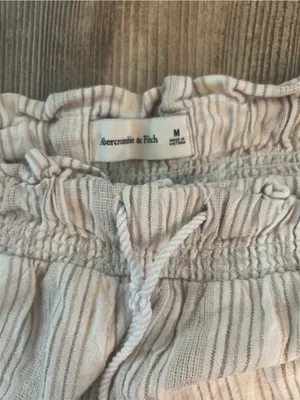Abercrombie & Fitch Cream with beige/tan Striped High-Waist Women's Shorts thumbnail 3
