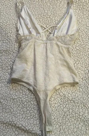 White bodysuit Size XS thumbnail 1