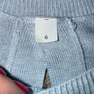 Lululemon Open Mind Open Heart Split Back Sweater Light‎ Blue Size 6 thumbnail 2