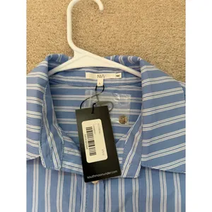 NIA South Moon Under Striped Cropped Button Down Shirt Blue‎ White L NWT thumbnail 6