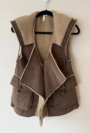 Robbi & Nikko Hooded Vest Women's Medium Brown Faux Suede Sherpa Sleeveless thumbnail 1