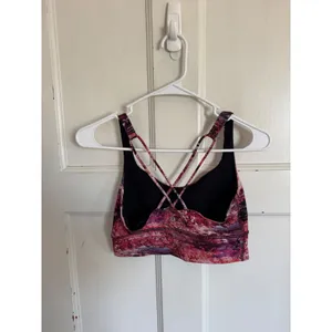 Lululemon‎ Free to Be Bra in Dahliascape size 6 thumbnail 2