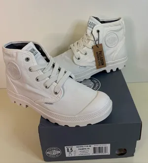 NWT Palladium Pampa Hi Canvas Boots - Star White colorway 8.5 thumbnail 1