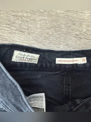 Levi’s Ribcage Bermuda Women's Shorts size 23 thumbnail 4