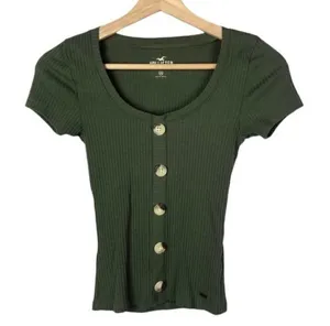 Hollister Hunter Green Ribbed Button Down Front Short‎ Sleeve T-Shirt XS thumbnail 1