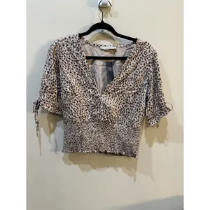 Abercrombie & Fitch Leopard Print Smocked Waist V‎ Neck Puff Tie Sleeve Blouse thumbnail 2