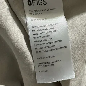 Figs technical collection, one pocket size small grey scrub top thumbnail 4