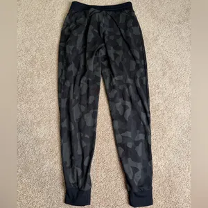 Zella Nordstrom Live‎ In Joggers Camo Size XS thumbnail 3
