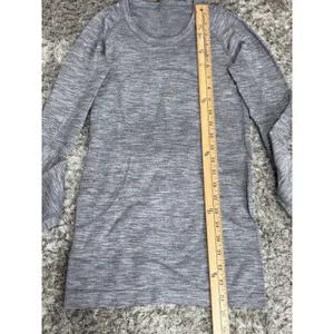 Lululemon Shirt Womens 4 Gray Swiftly Tech Long Sleeve Seamless Running Athletic thumbnail 8