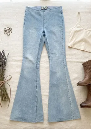 We The Free‎ Women's Light Wash Flare Jeans Size 25 High Rise Bell Bottom thumbnail 1