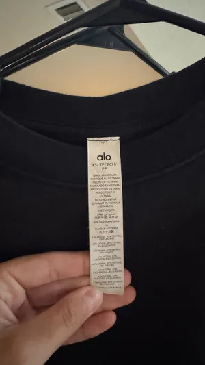 Alo Yoga Cropped Long Sleeve Black Top thumbnail 8